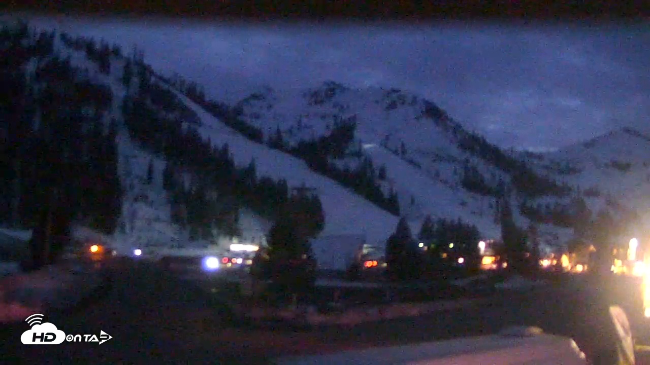 Snapshot of Palisades Tahoe KT-22 Live Webcam taken Jan 21, 2026, 5:45pm PST