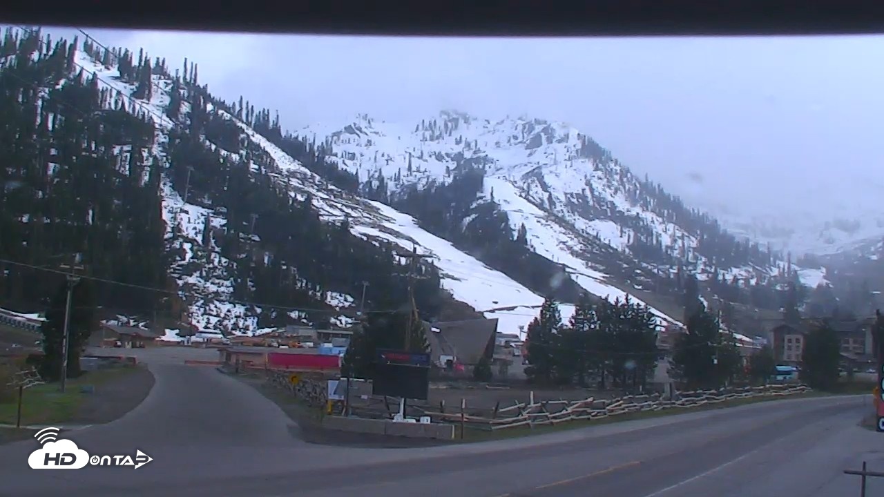 Snapshot of Palisades Tahoe KT-22 Live Webcam taken Apr 24, 2026, 6:20pm PDT