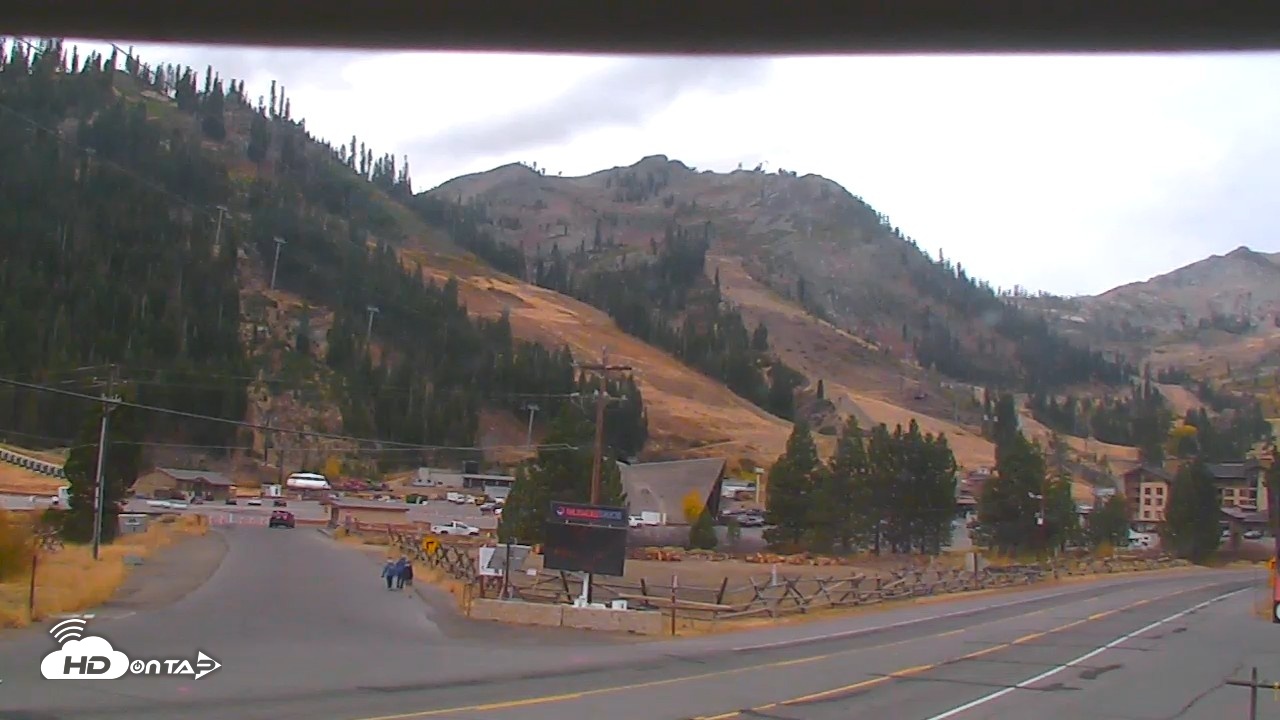Snapshot of Palisades Tahoe KT-22 Live Webcam taken Oct 21, 2026, 11:40am PDT