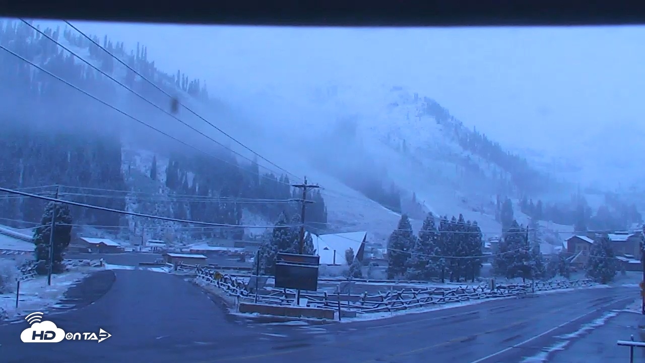 Snapshot of Palisades Tahoe KT-22 Live Webcam taken Oct 15, 2025, 7:25am PDT