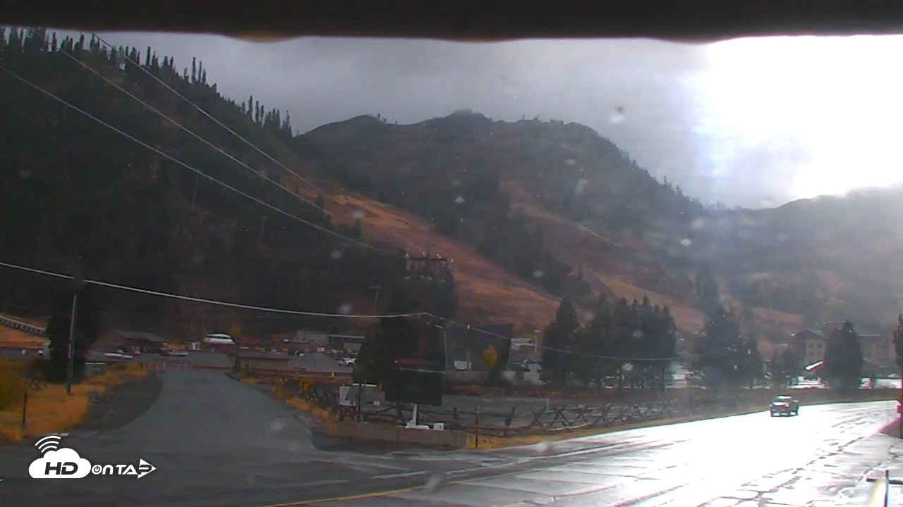 Snapshot of Palisades Tahoe KT-22 Live Webcam taken Oct 22, 2026, 3:33pm PDT
