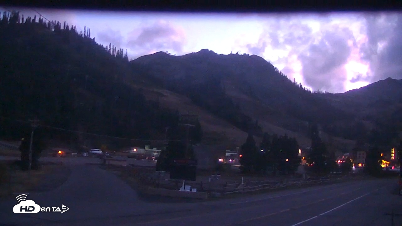 Snapshot of Palisades Tahoe KT-22 Live Webcam taken Oct 10, 2025, 6:54pm PDT