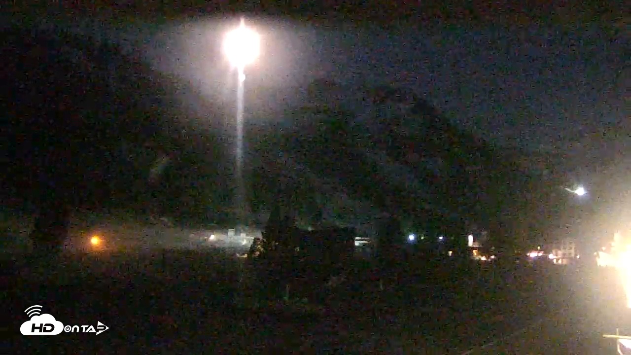 Snapshot of Palisades Tahoe KT-22 Live Webcam taken May 15, 2025, 4:48am PDT