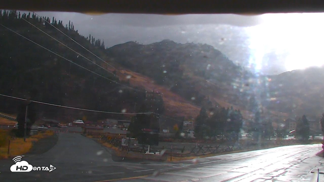 Snapshot of Palisades Tahoe KT-22 Live Webcam taken Oct 22, 2026, 3:34pm PDT