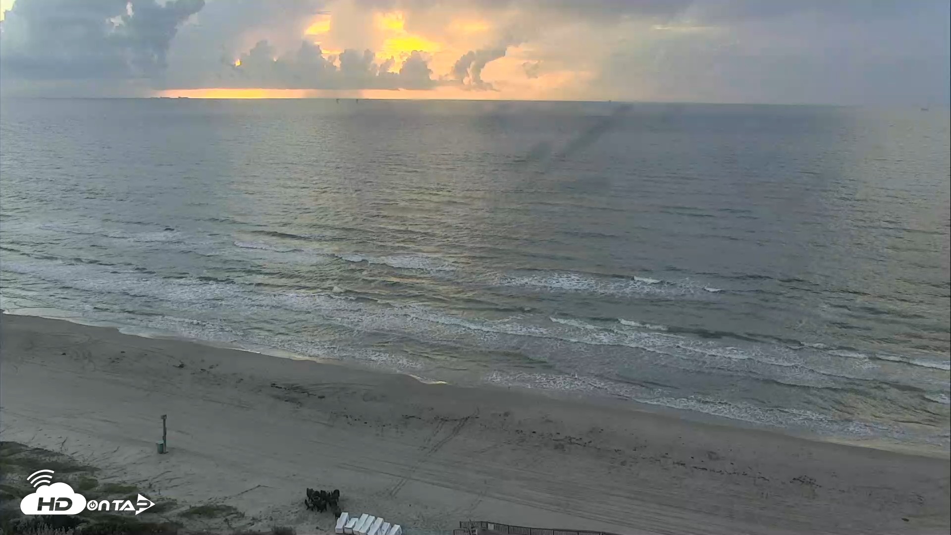 Snapshot of Port Aransas Beach - Sea Gull Condos Live Webcam taken Sep 9, 2026, 7:29am CDT