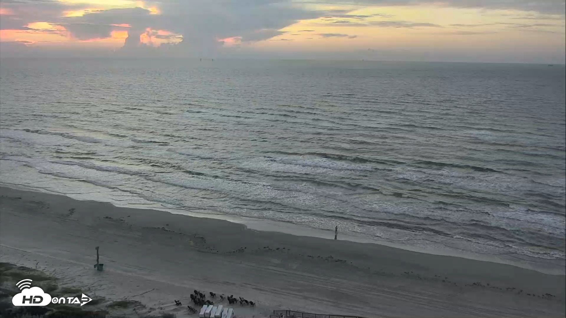 Snapshot of Port Aransas Beach - Sea Gull Condos Live Webcam taken Sep 4, 2026, 7:03am CDT