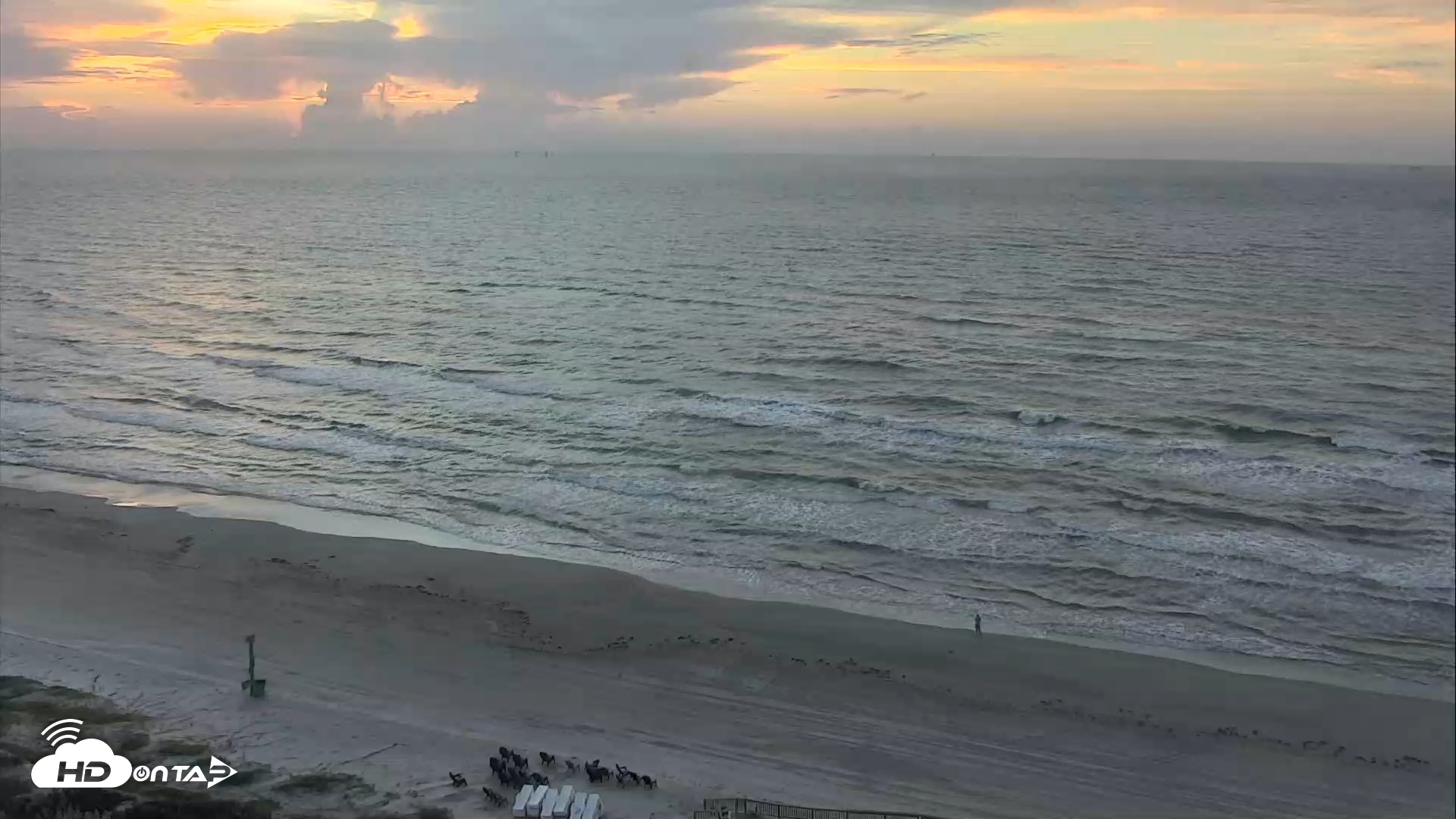 Snapshot of Port Aransas Beach - Sea Gull Condos Live Webcam taken Sep 4, 2026, 7:07am CDT