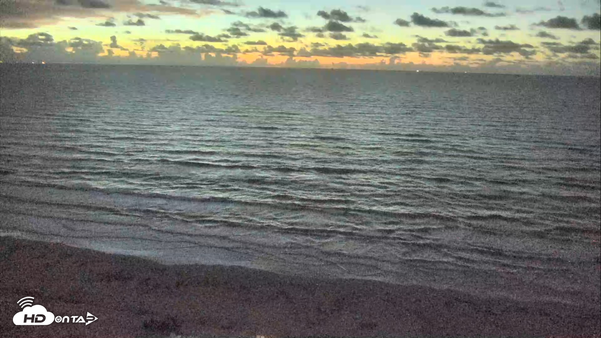 Snapshot of Port Aransas Beach - Sea Gull Condos Live Webcam taken Sep 21, 2026, 6:43am CDT