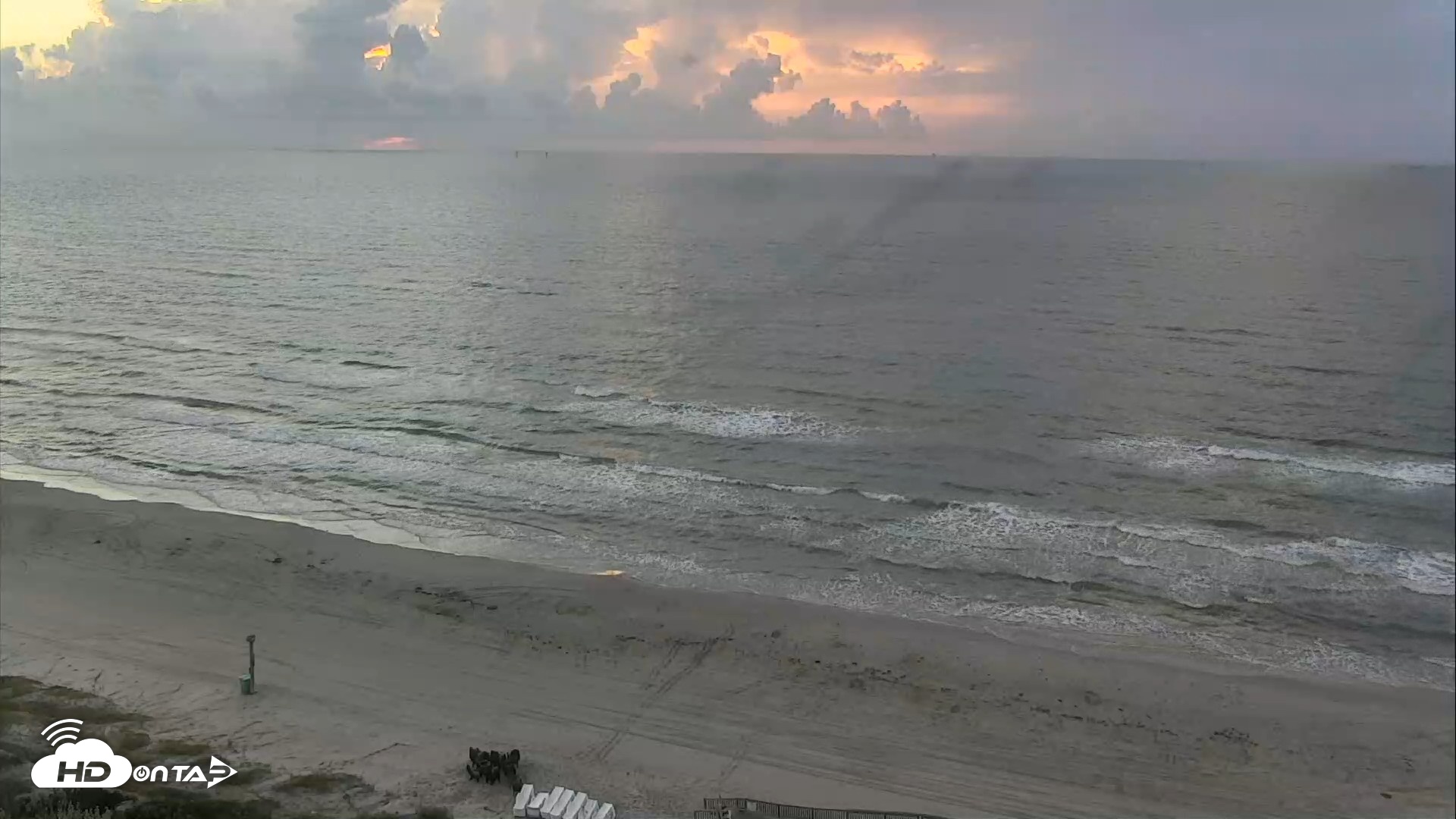 Snapshot of Port Aransas Beach - Sea Gull Condos Live Webcam taken Sep 9, 2026, 7:19am CDT