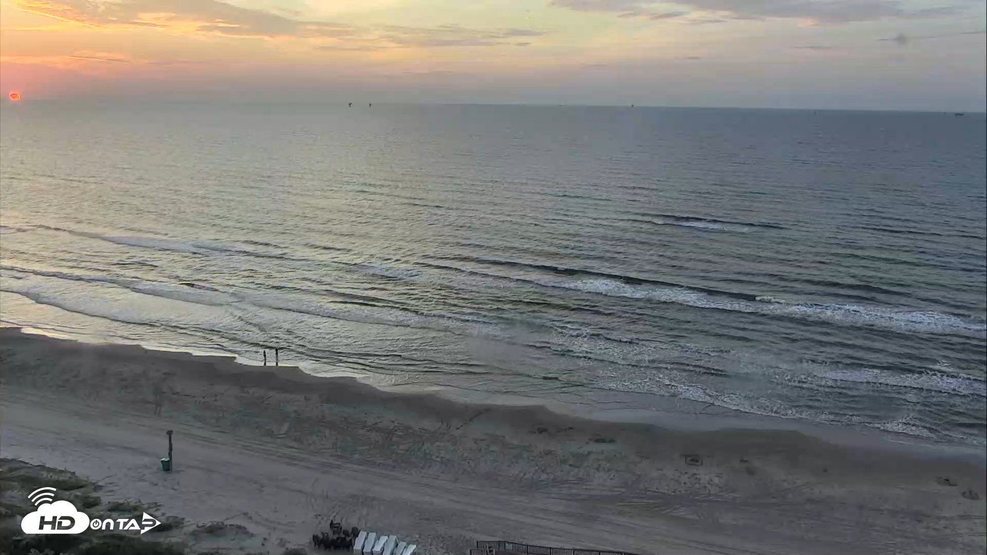 Snapshot of Port Aransas Beach - Sea Gull Condos Live Webcam taken Aug 3, 2026, 6:55am CDT