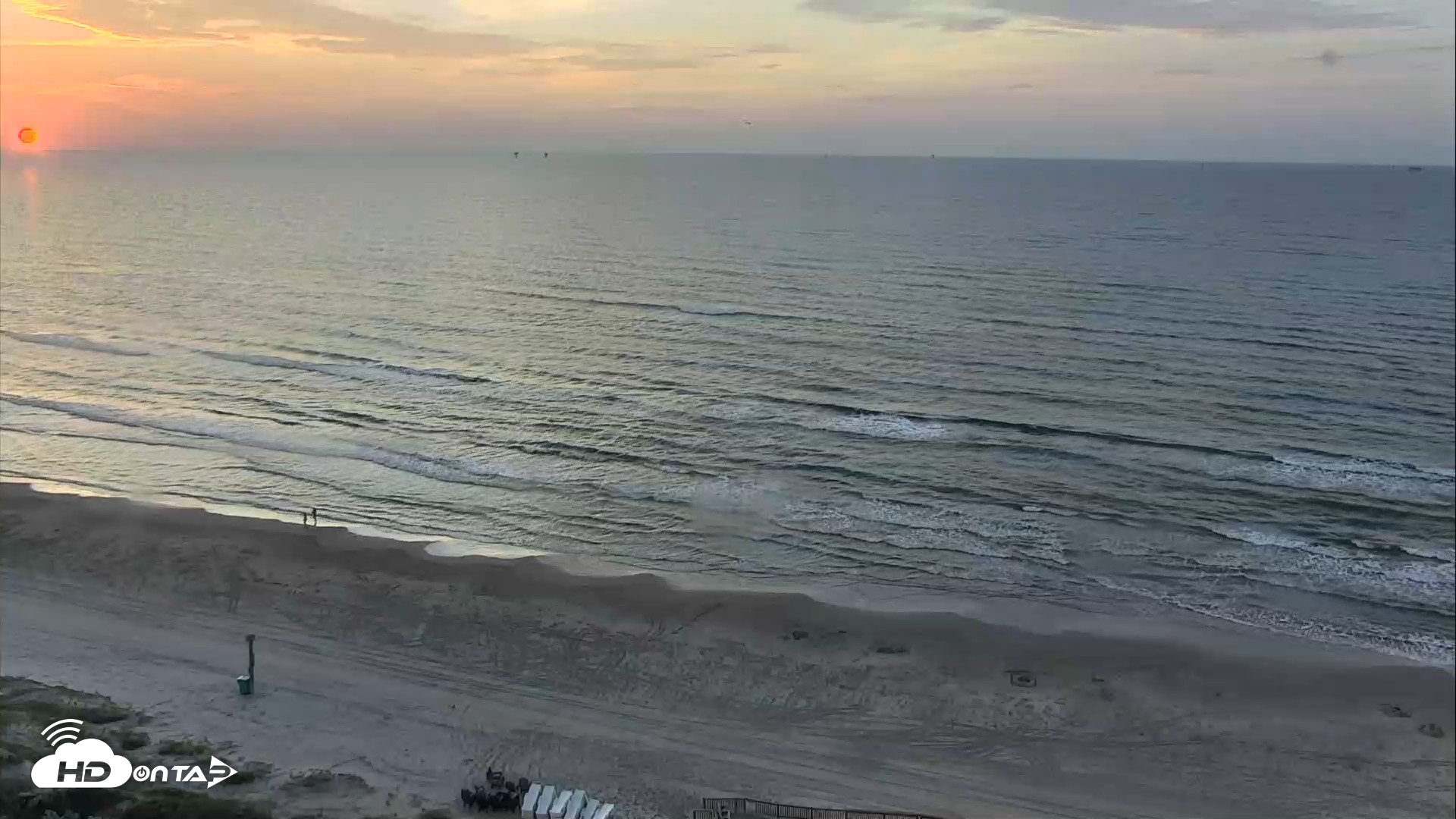 Snapshot of Port Aransas Beach - Sea Gull Condos Live Webcam taken Aug 3, 2026, 6:57am CDT