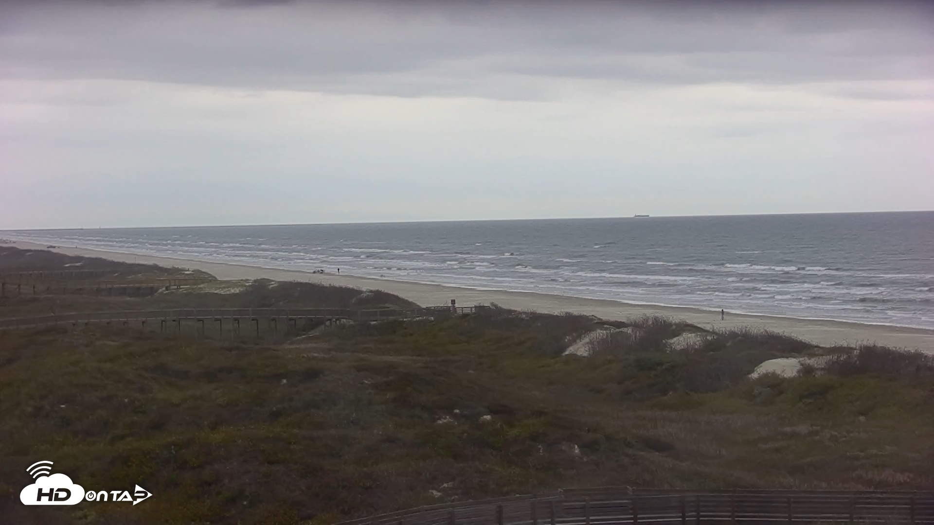 Snapshot of Casa Condos Port Aransas Beach Live Webcam taken Dec 16, 2025, 1:56pm CST