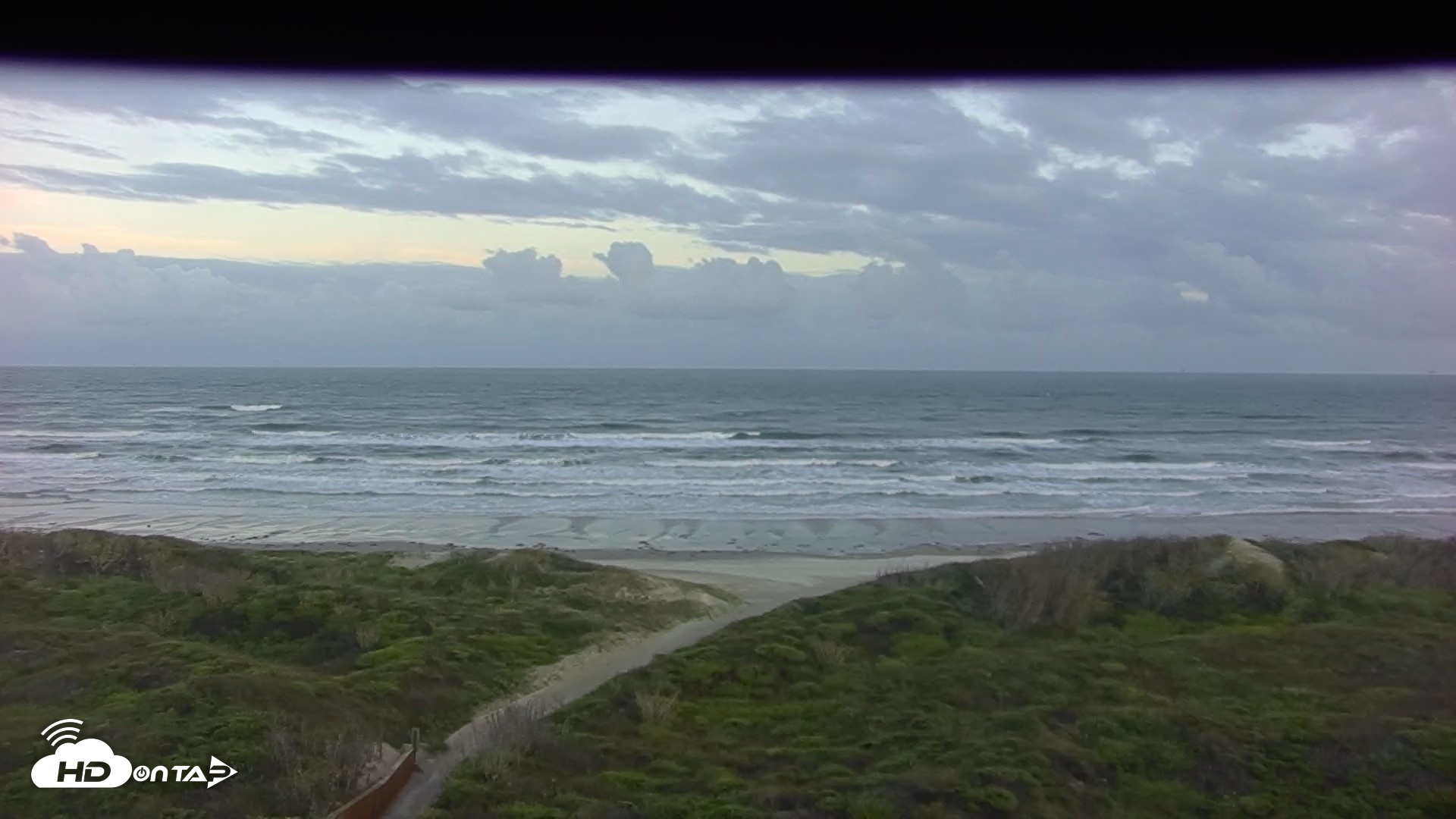 Snapshot of Casa Condos Port Aransas Beach Live Webcam taken Oct 26, 2026, 6:41pm CDT