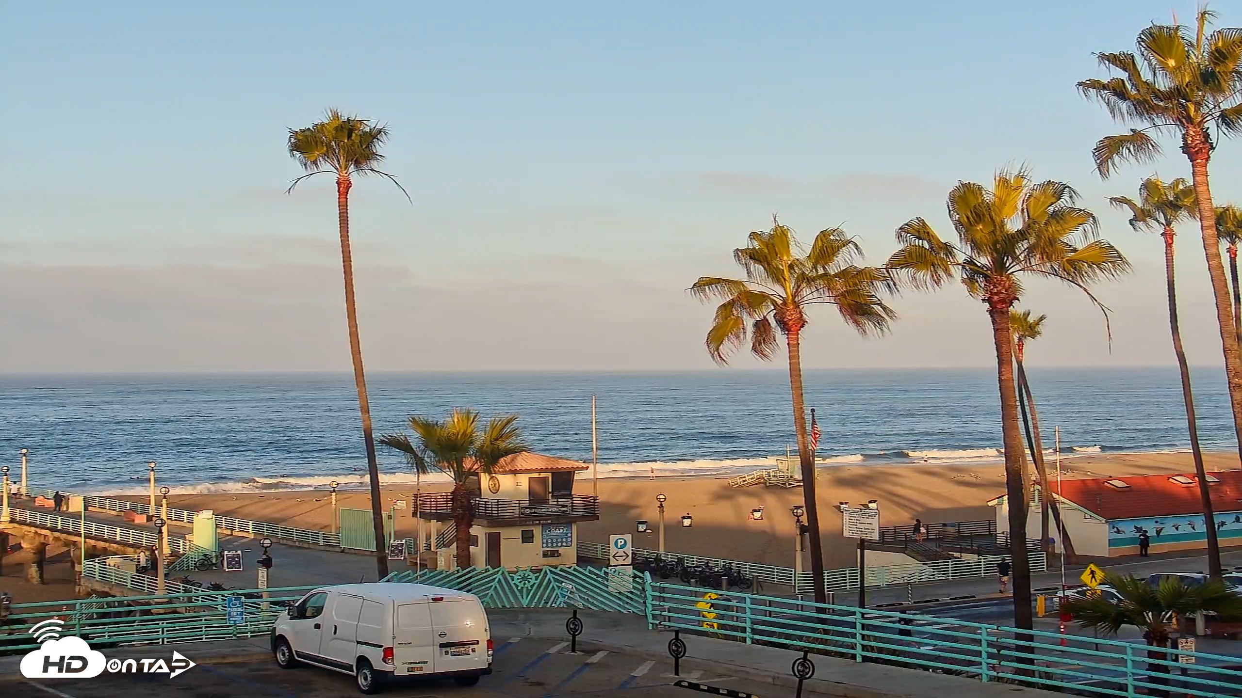 Snapshot of Manhattan Beach Pier North Live Cam taken Oct 8, 2026, 7:32am PDT