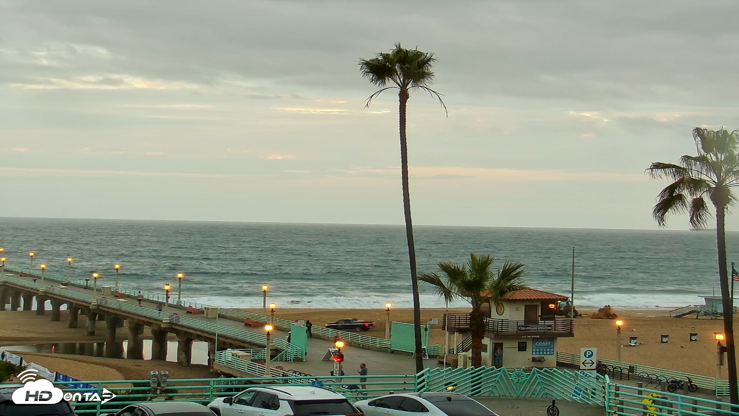 Snapshot of Manhattan Beach Pier North Live Cam taken Oct 11, 2026, 7:06am PDT