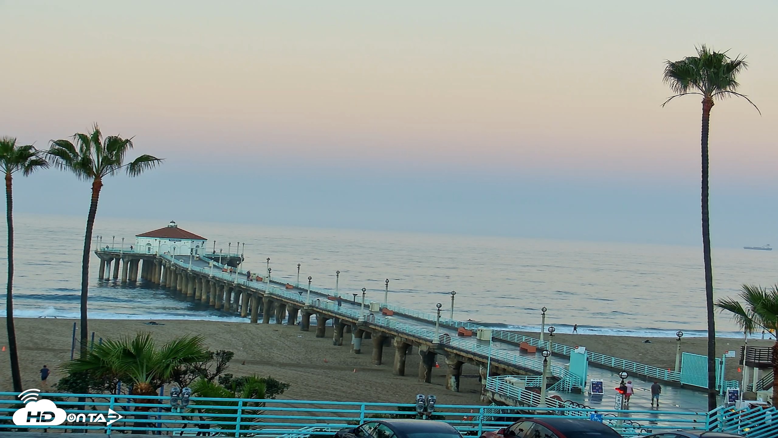 Snapshot of Manhattan Beach Pier North Live Cam taken Oct 7, 2026, 6:51am PDT