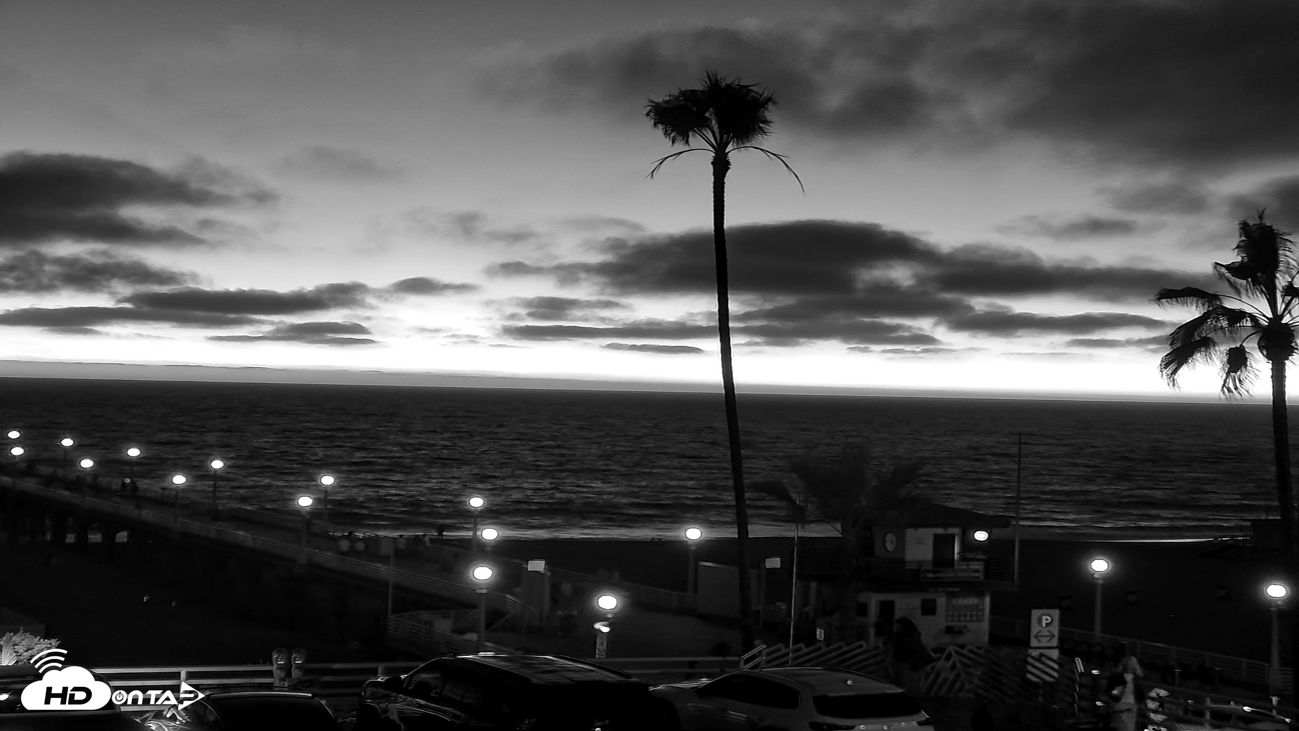 Snapshot of Manhattan Beach Pier North Live Cam taken Oct 8, 2026, 7:04pm PDT