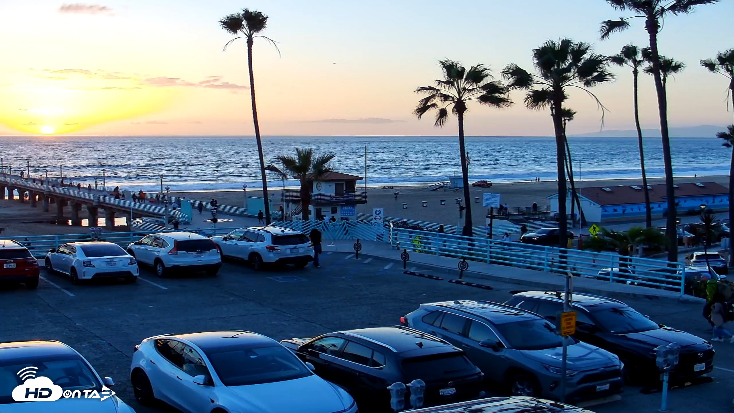 Snapshot of Manhattan Beach Pier North Live Cam taken Oct 12, 2026, 6:21pm PDT