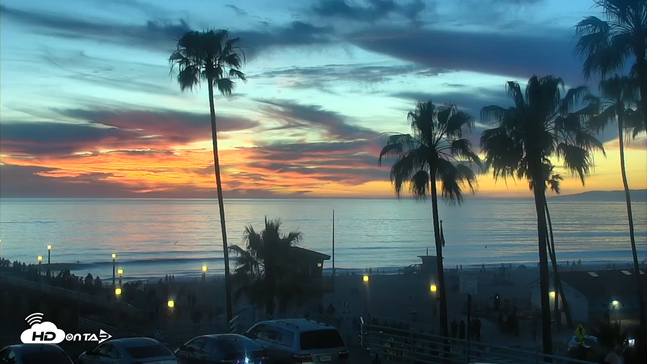 Snapshot of Manhattan Beach Pier North Live Cam taken Mar 13, 2026, 7:17pm PDT