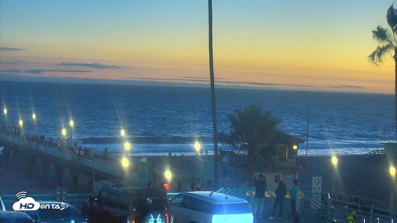 Snapshot of Manhattan Beach Pier North Live Cam taken Jul 21, 2026, 8:32pm PDT