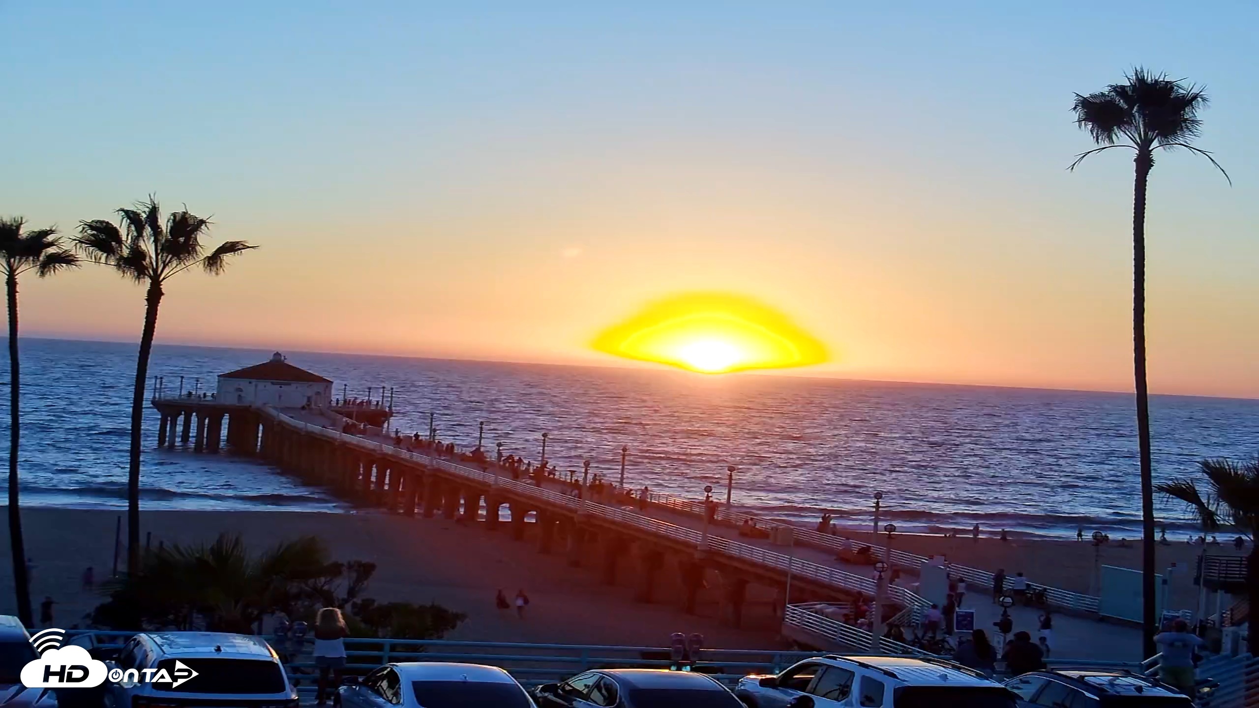Snapshot of Manhattan Beach Pier North Live Cam taken Oct 7, 2026, 6:28pm PDT