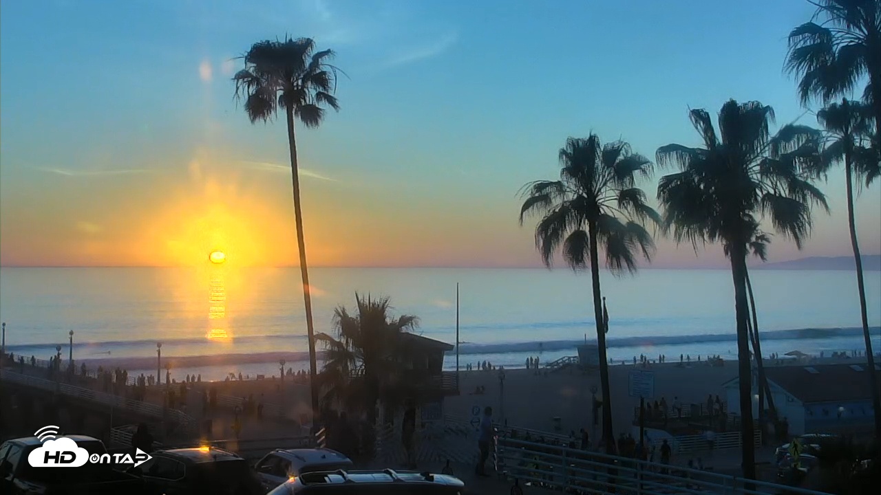 Snapshot of Manhattan Beach Pier North Live Cam taken Mar 18, 2026, 7:02pm PDT