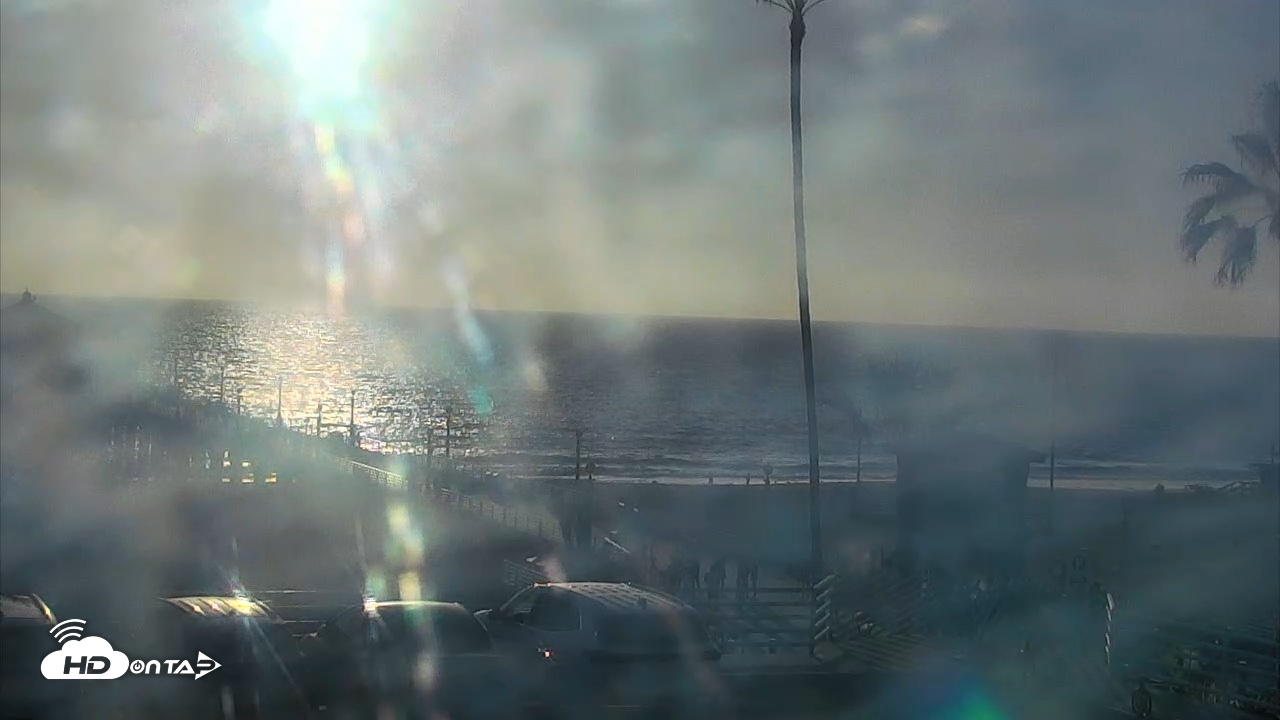 Snapshot of Manhattan Beach Pier North Live Cam taken Oct 1, 2026, 5:55pm PDT