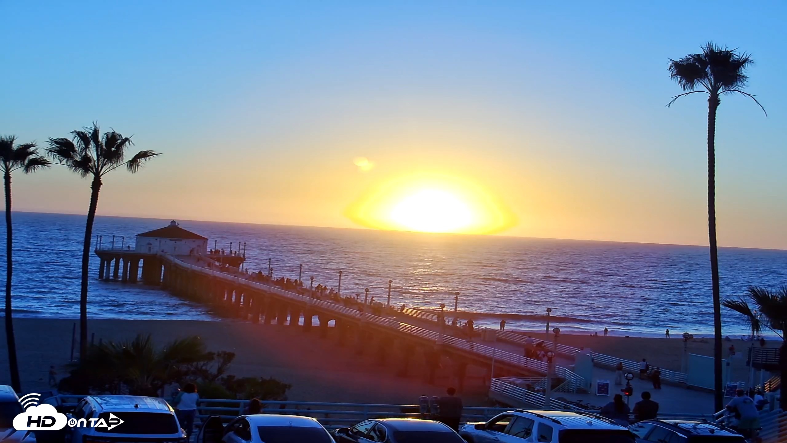Snapshot of Manhattan Beach Pier North Live Cam taken Oct 7, 2026, 6:25pm PDT