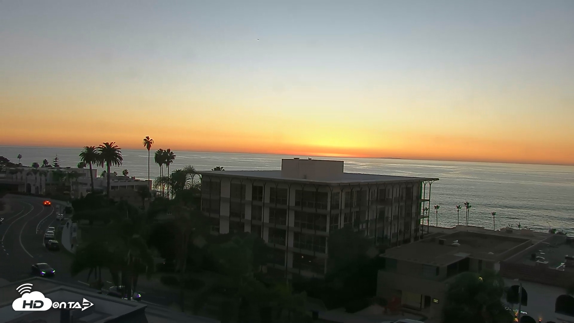 Snapshot of Inn By the Sea La Jolla Live Webcam taken Oct 4, 2026, 6:35pm PDT