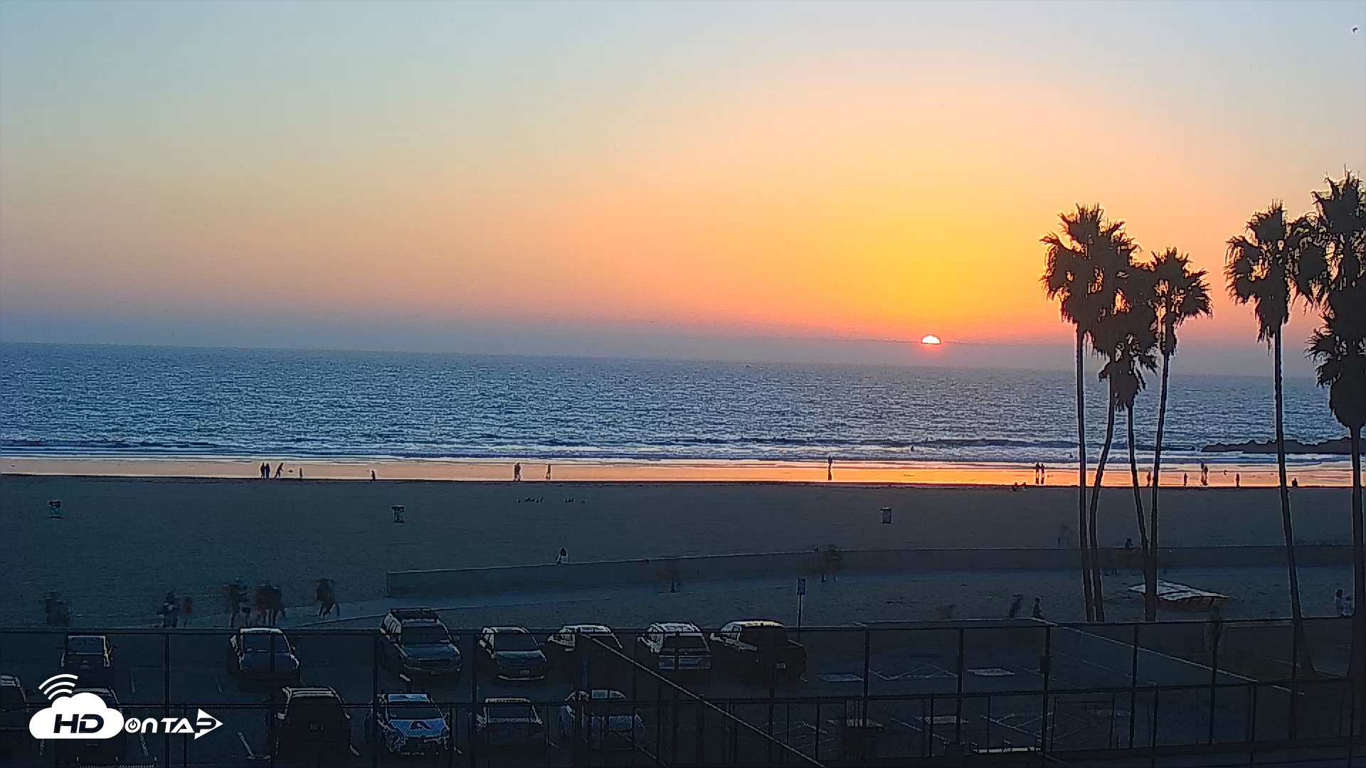 Snapshot of Venice Beach Wide View Live Webcam taken Oct 24, 2025, 6:06pm PDT