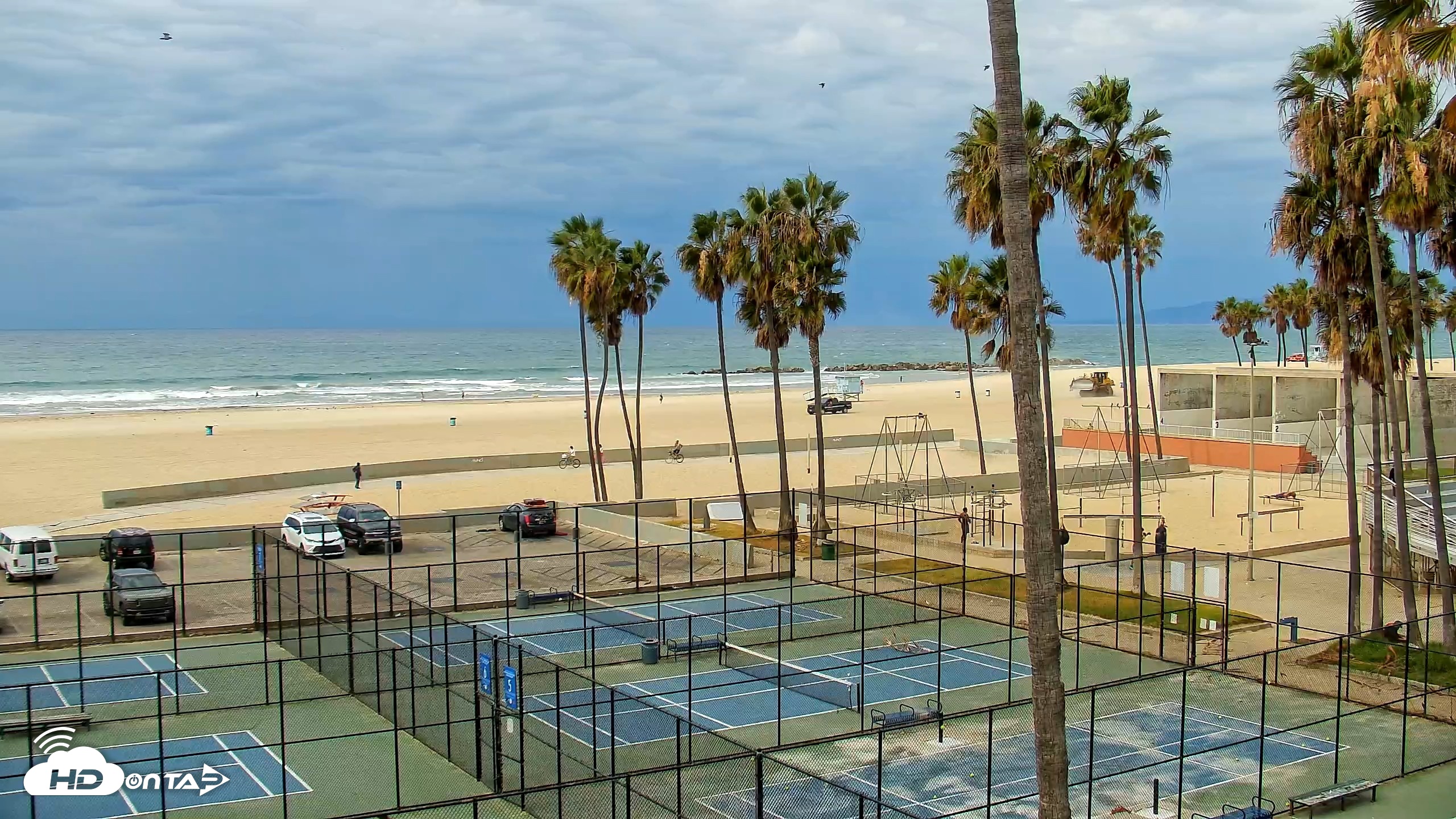 Snapshot of Venice Beach Wide View Live Webcam taken Oct 21, 2026, 10:57am PDT