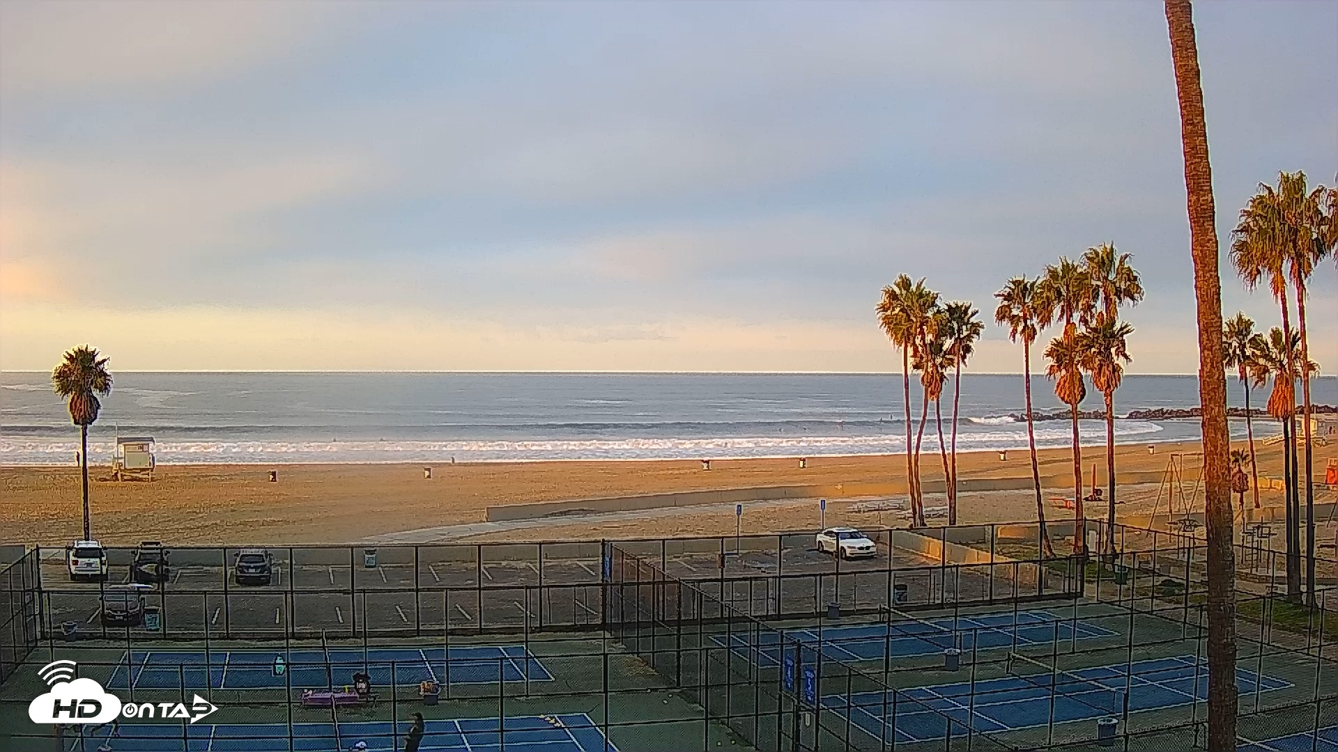 Snapshot of Venice Beach Wide View Live Webcam taken Feb 4, 2025, 7:17am PST