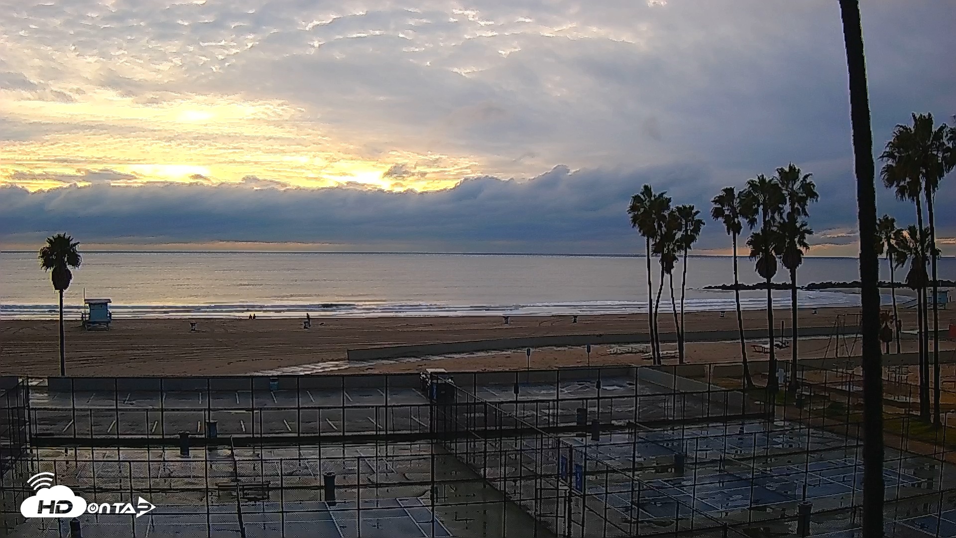 Snapshot of Venice Beach Wide View Live Webcam taken Feb 12, 2025, 5:47pm PST