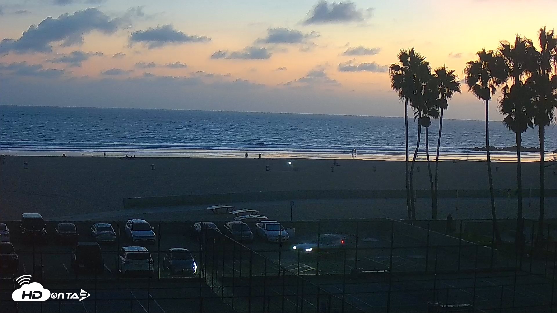 Snapshot of Venice Beach Wide View Live Webcam taken Sep 15, 2026, 7:27pm PDT