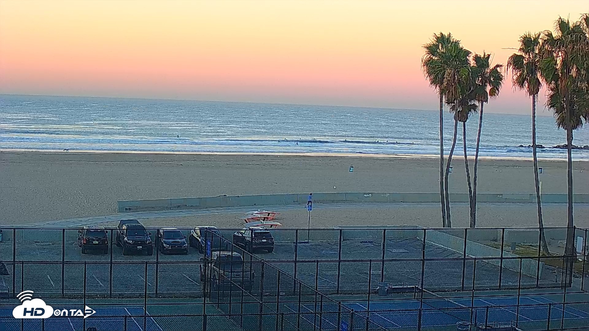 Snapshot of Venice Beach Wide View Live Webcam taken Oct 15, 2026, 7:02am PDT