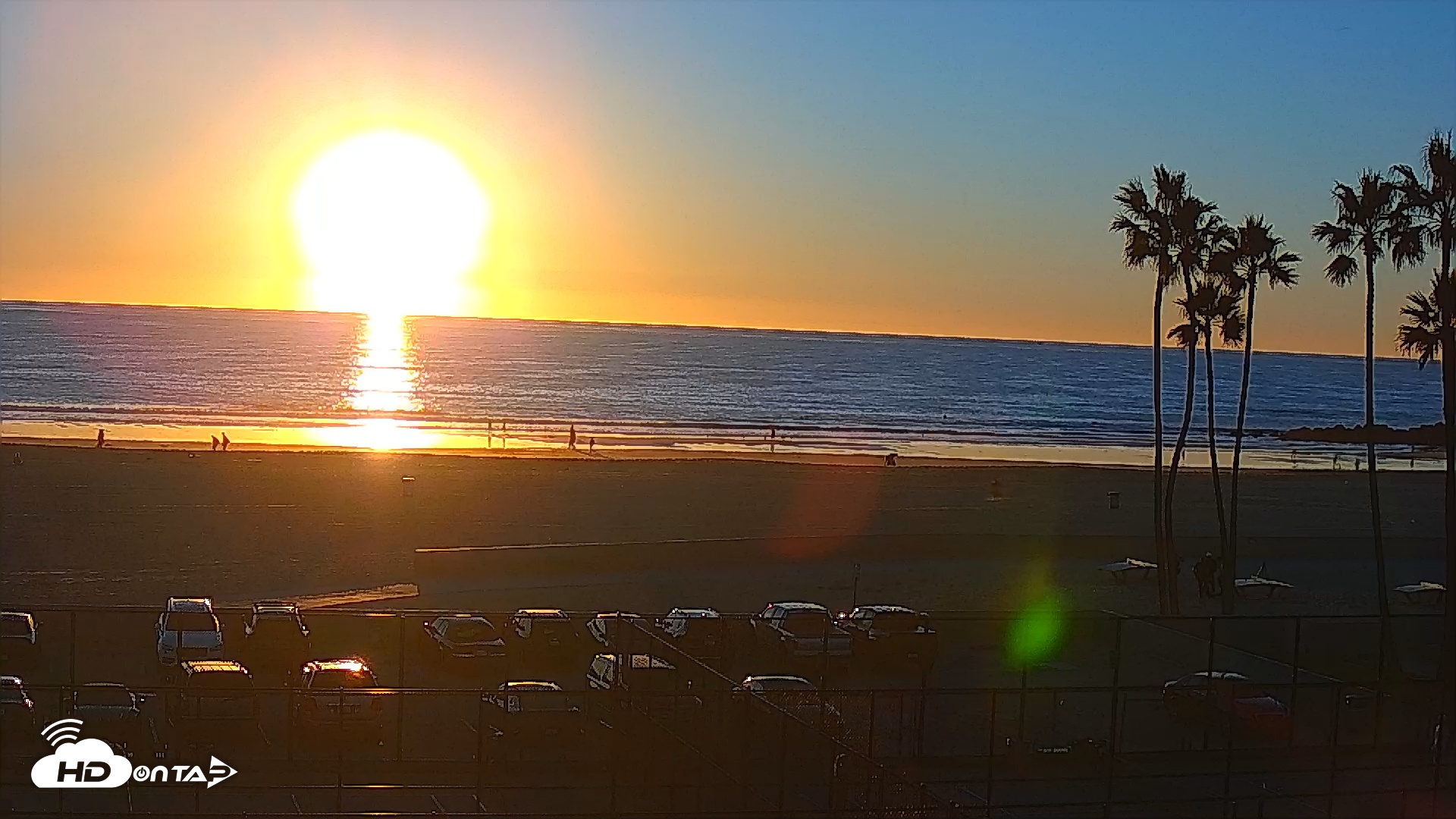 Snapshot of Venice Beach Wide View Live Webcam taken Dec 5, 2025, 4:29pm PST