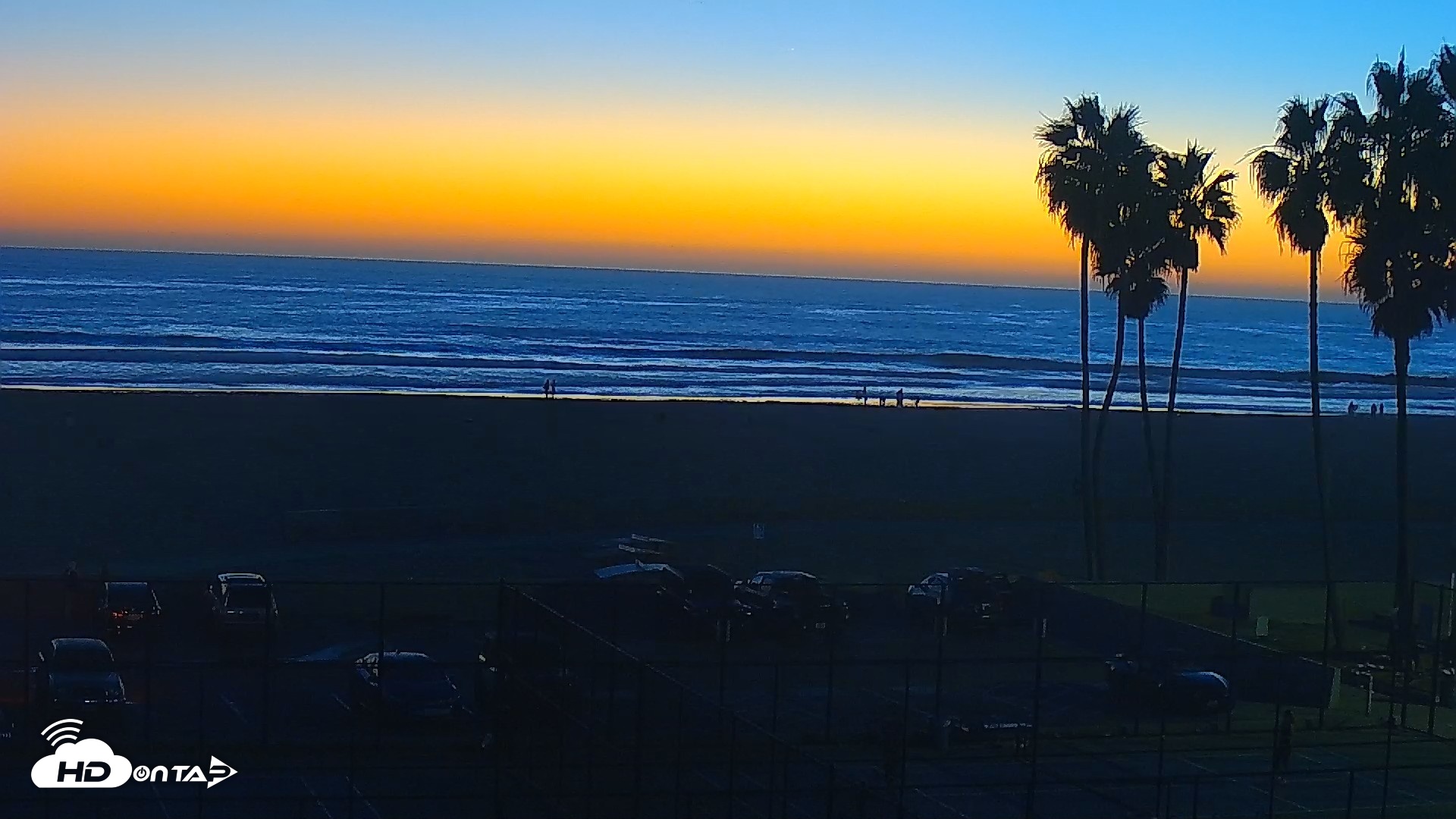 Snapshot of Venice Beach Wide View Live Webcam taken Oct 19, 2026, 6:46pm PDT