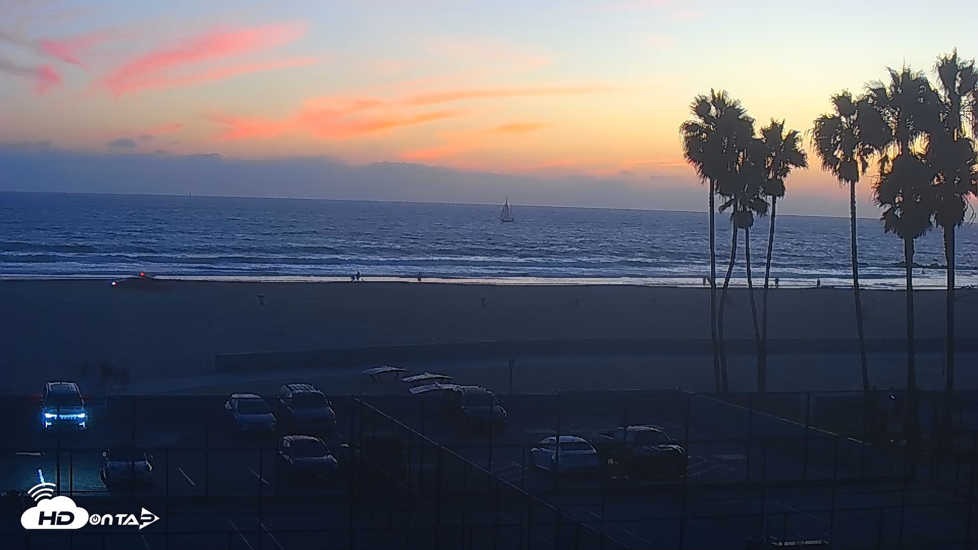 Snapshot of Venice Beach Wide View Live Webcam taken Sep 25, 2026, 7:04pm PDT