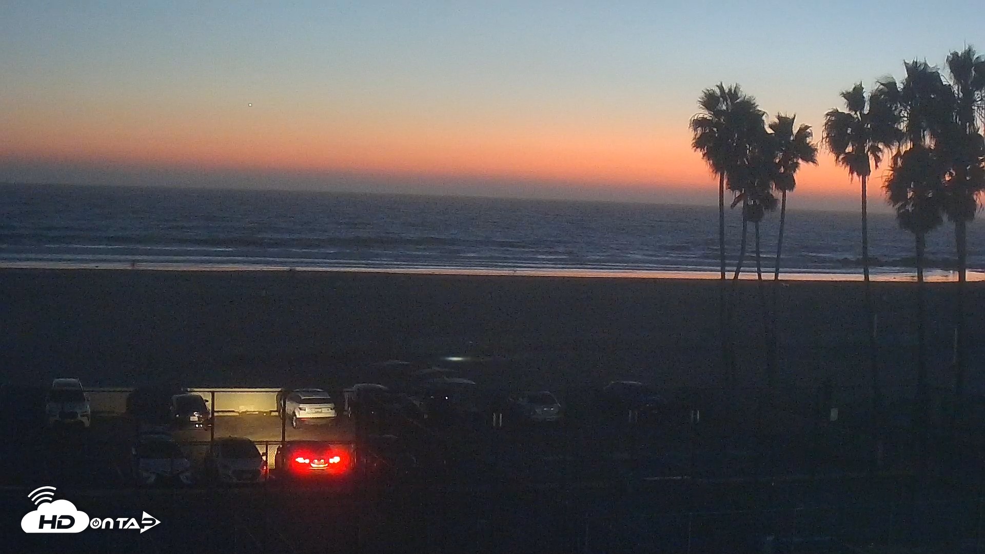 Snapshot of Venice Beach Wide View Live Webcam taken Sep 29, 2026, 7:20pm PDT