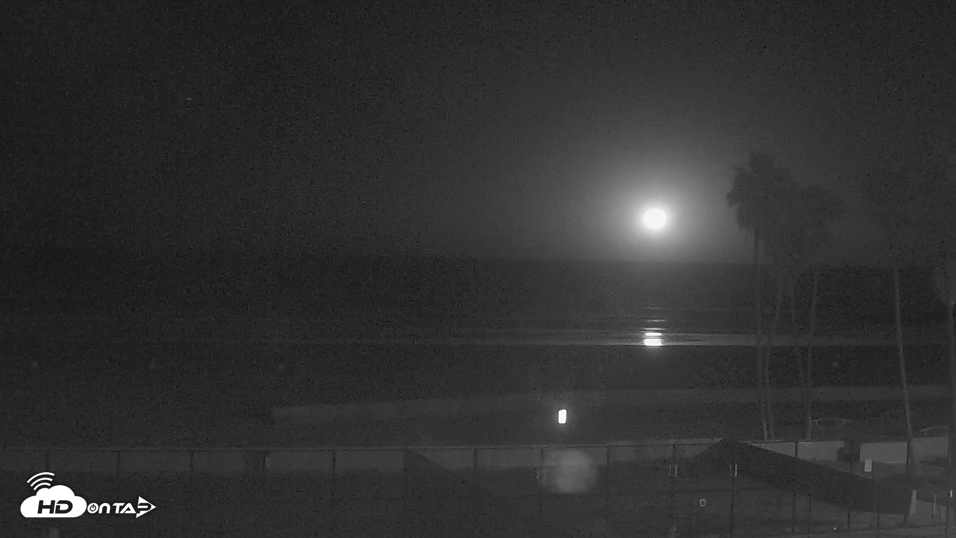 Snapshot of Venice Beach Wide View Live Webcam taken Oct 4, 2025, 3:50am PDT