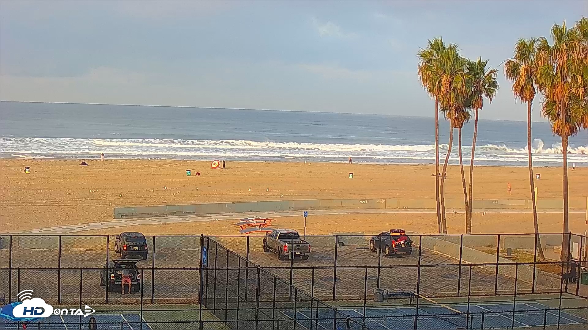 Snapshot of Venice Beach Wide View Live Webcam taken Oct 20, 2026, 7:33am PDT
