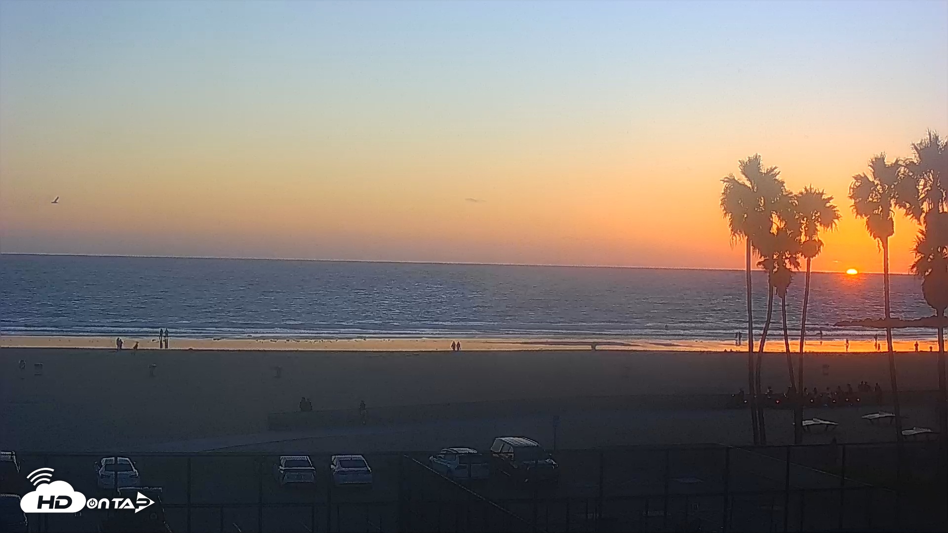 Snapshot of Venice Beach Wide View Live Webcam taken Oct 8, 2025, 6:29pm PDT