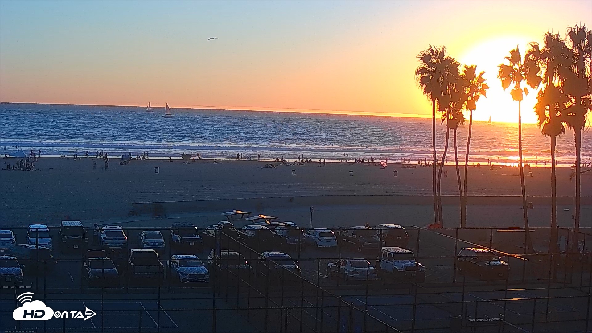 Snapshot of Venice Beach Wide View Live Webcam taken Oct 3, 2026, 6:25pm PDT