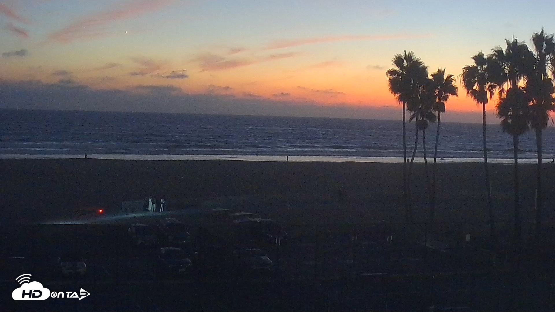 Snapshot of Venice Beach Wide View Live Webcam taken Sep 25, 2026, 7:24pm PDT