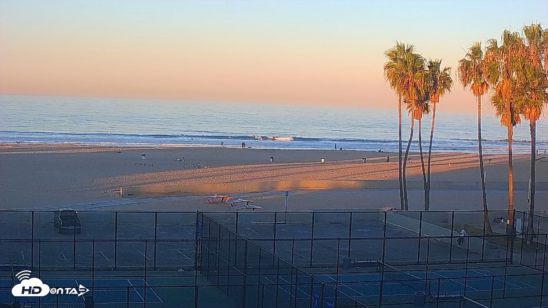 Snapshot of Venice Beach Wide View Live Webcam taken Oct 6, 2026, 7:10am PDT