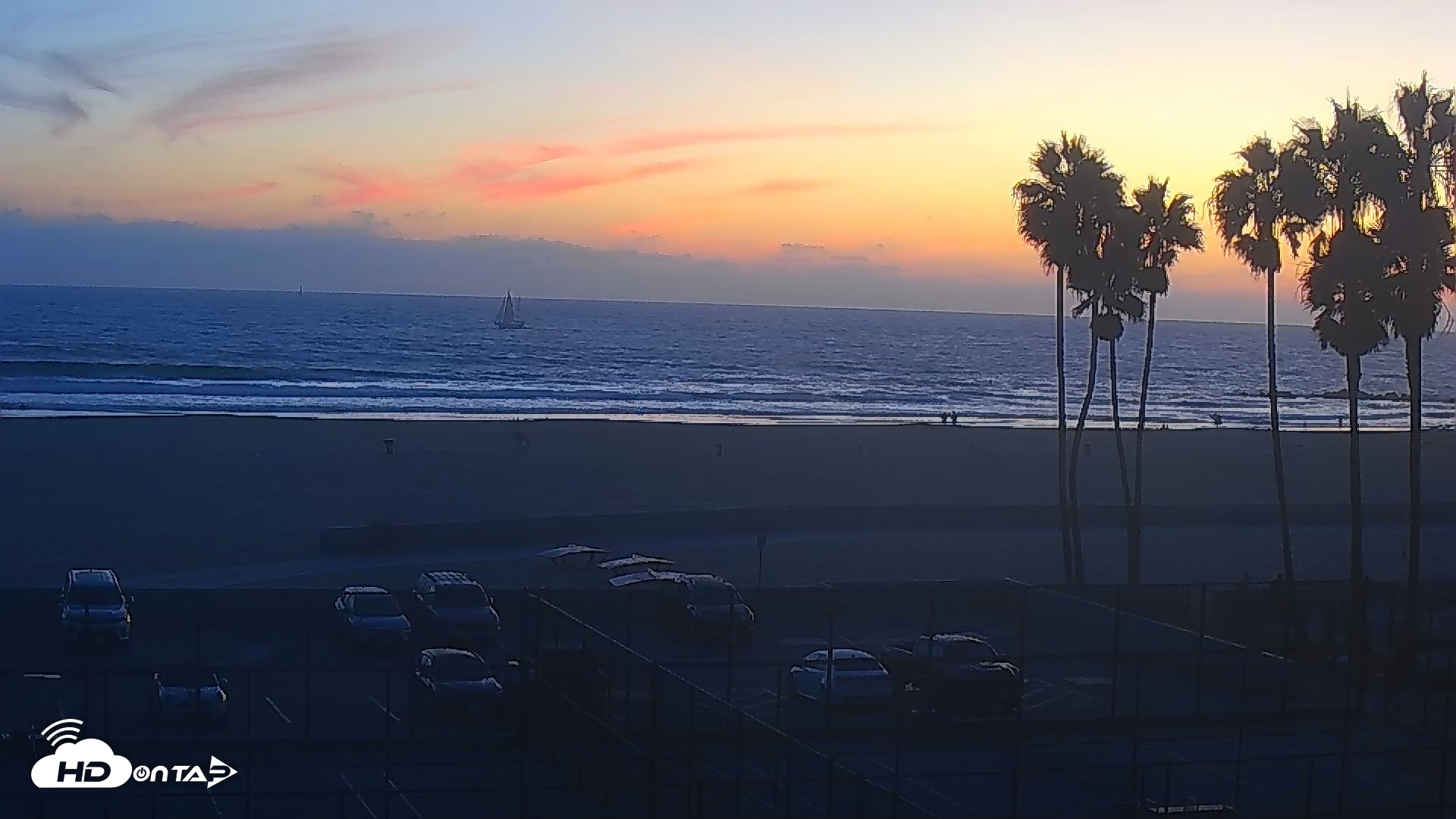 Snapshot of Venice Beach Wide View Live Webcam taken Sep 25, 2026, 7:07pm PDT