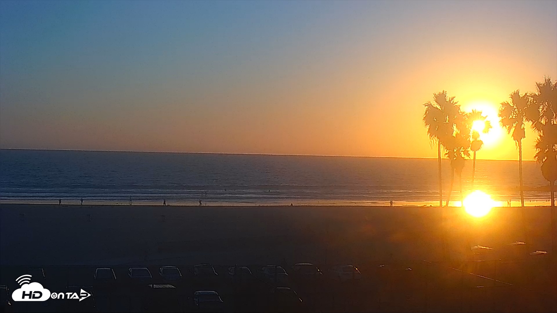 Snapshot of Venice Beach Wide View Live Webcam taken Oct 7, 2025, 6:17pm PDT
