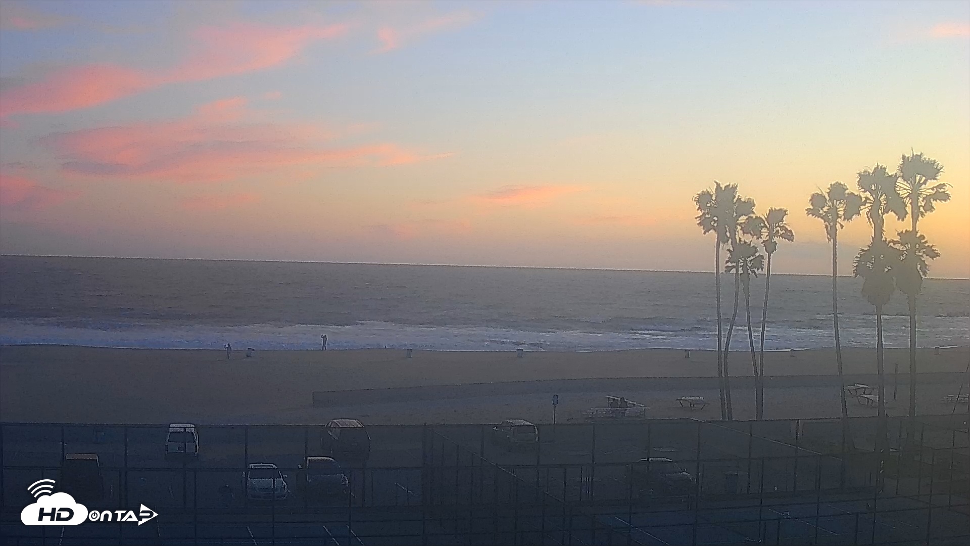 Snapshot of Venice Beach Wide View Live Webcam taken May 12, 2025, 7:56pm PDT