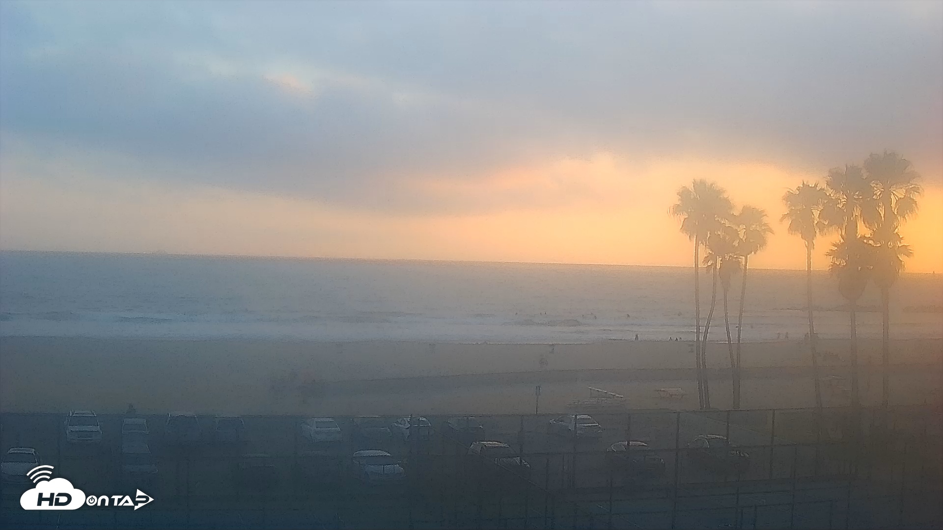 Snapshot of Venice Beach Wide View Live Webcam taken May 30, 2025, 7:40pm PDT