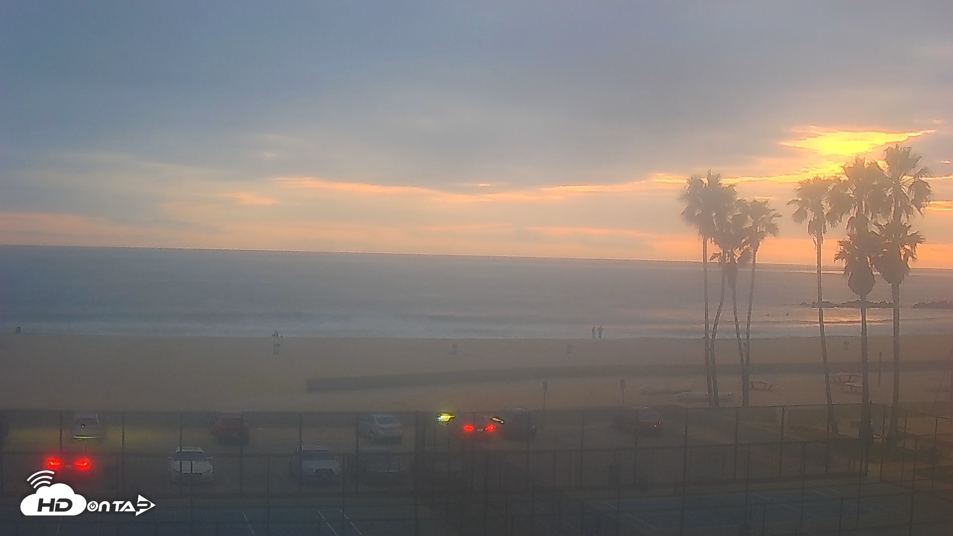 Snapshot of Venice Beach Wide View Live Webcam taken Apr 17, 2025, 7:36pm PDT